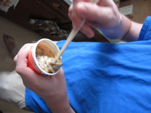 Mixing the natto, "the stringier the better."